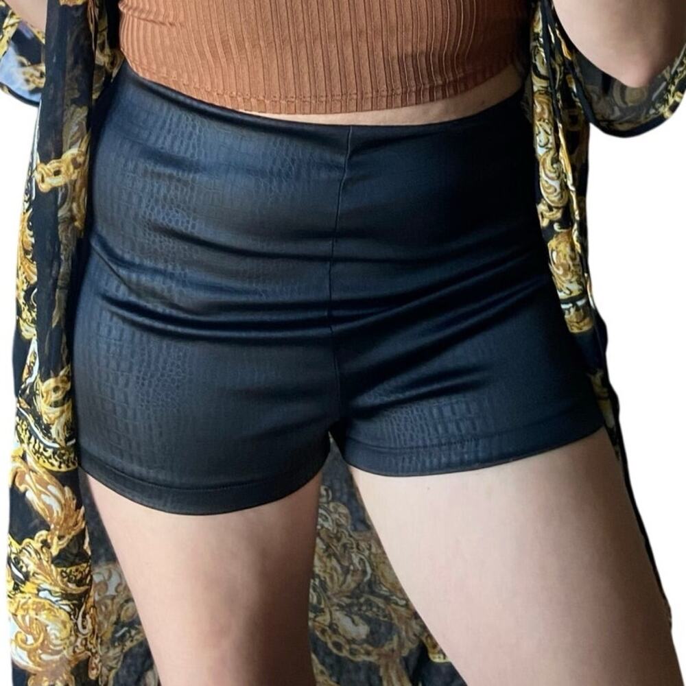 Windsor S Black Crocodile Skin Print High Rise Shorts
